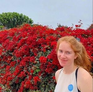 Meet your Posher, Caitlin